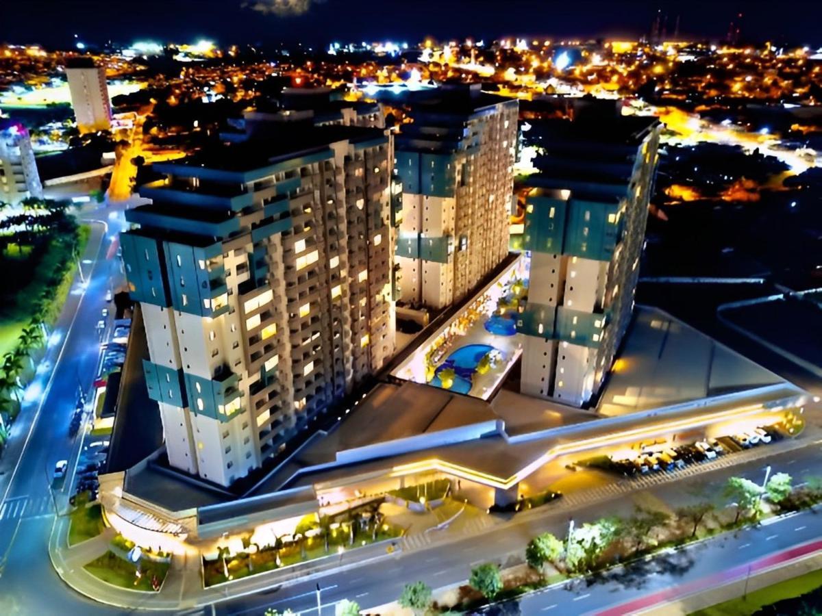 Em Resort *